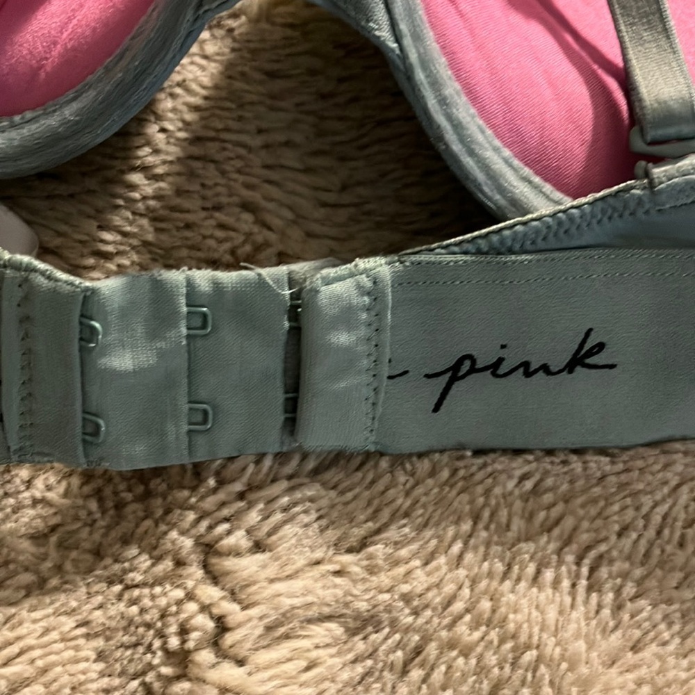 ๐4 for $20 VS Pink Wear Everywhere Push-Up, size 34B - Picture 4 of 10